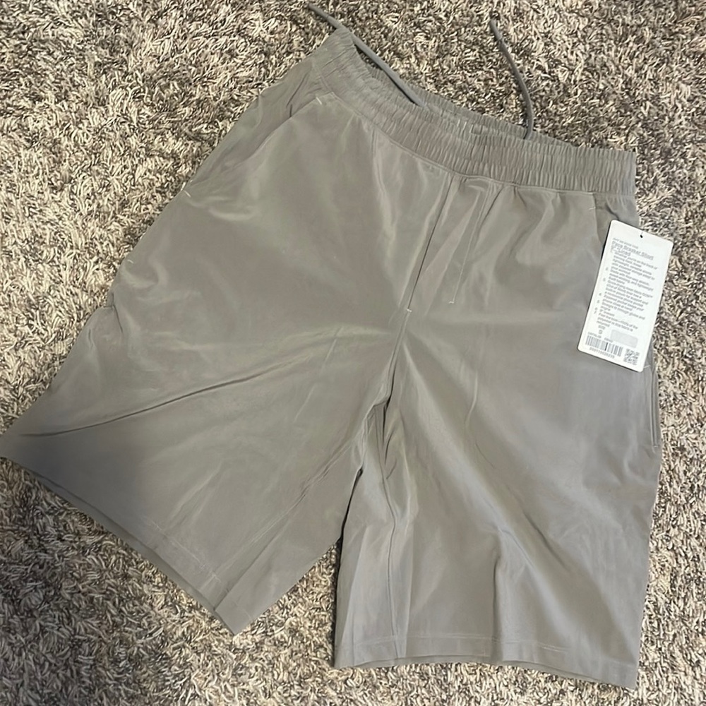 NWT Mens Lulelemon Pace Breaker Short 9” Lined